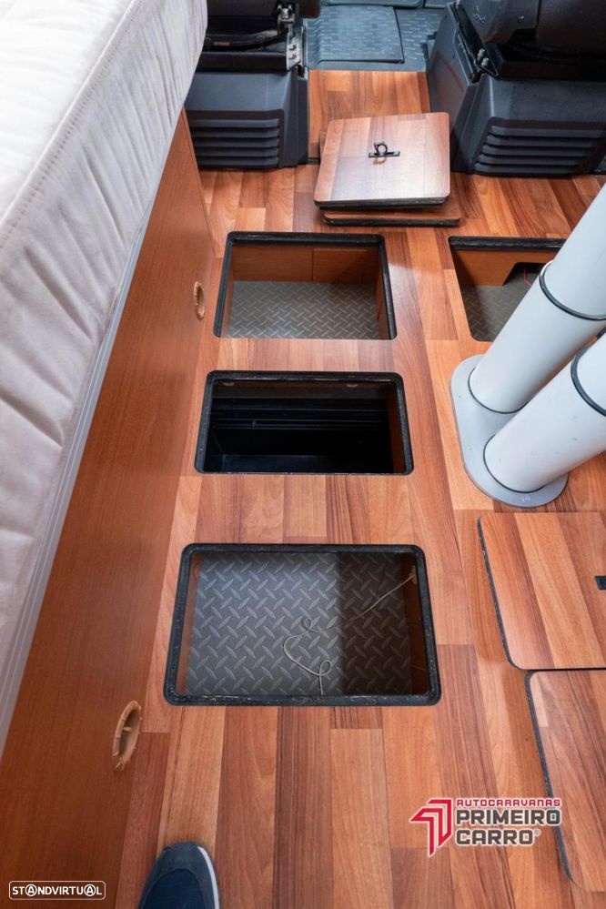 Hymer Classe B sala grande - 27