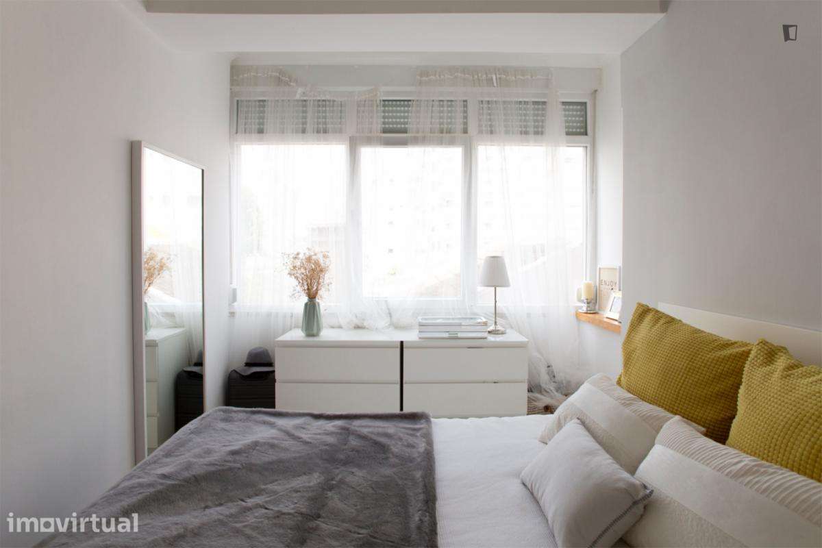 Apartamento com 1 quartos - localizado em Campo de Ourique Lisbon - Grande imagem: 2/14