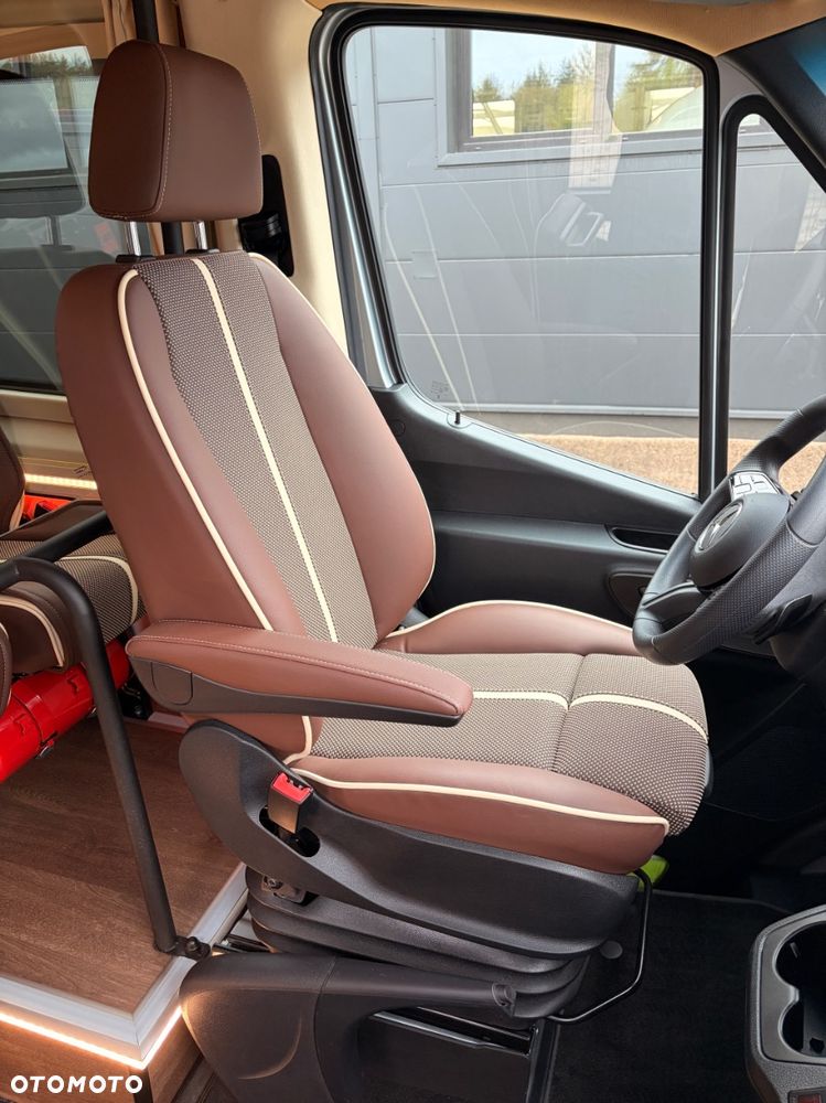 Mercedes-Benz Sprinter 519 - 32