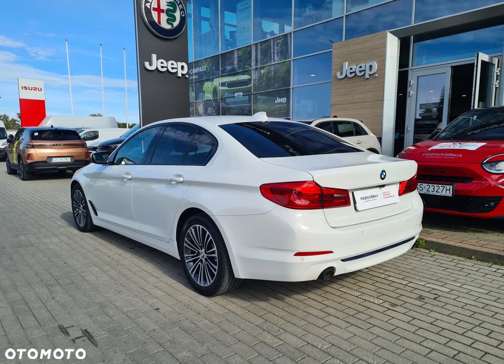 BMW Seria 5 520i Sport Line sport - 9