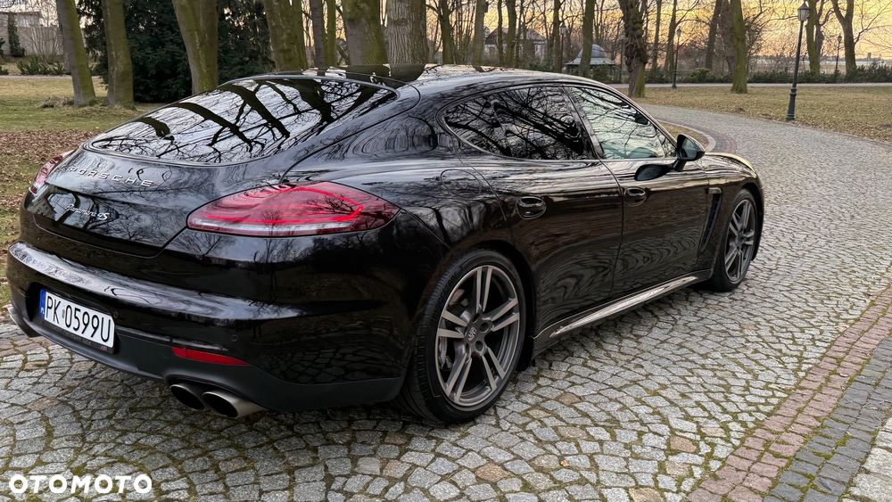 Porsche Panamera 4S - 19