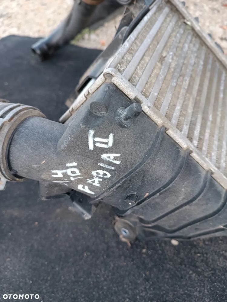CHŁODNICA POWIETRZA INTERCOOLER WĘŻE SKODA FABIA II TDI - 6