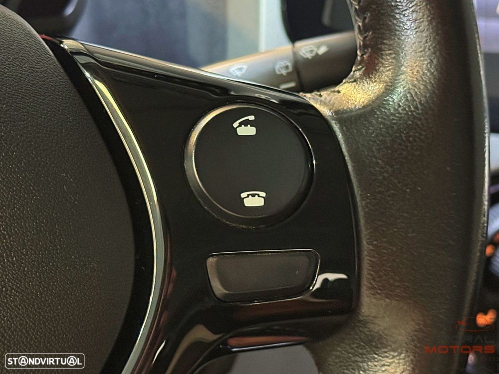 Toyota Aygo 1.0 X-Play Plus - 24