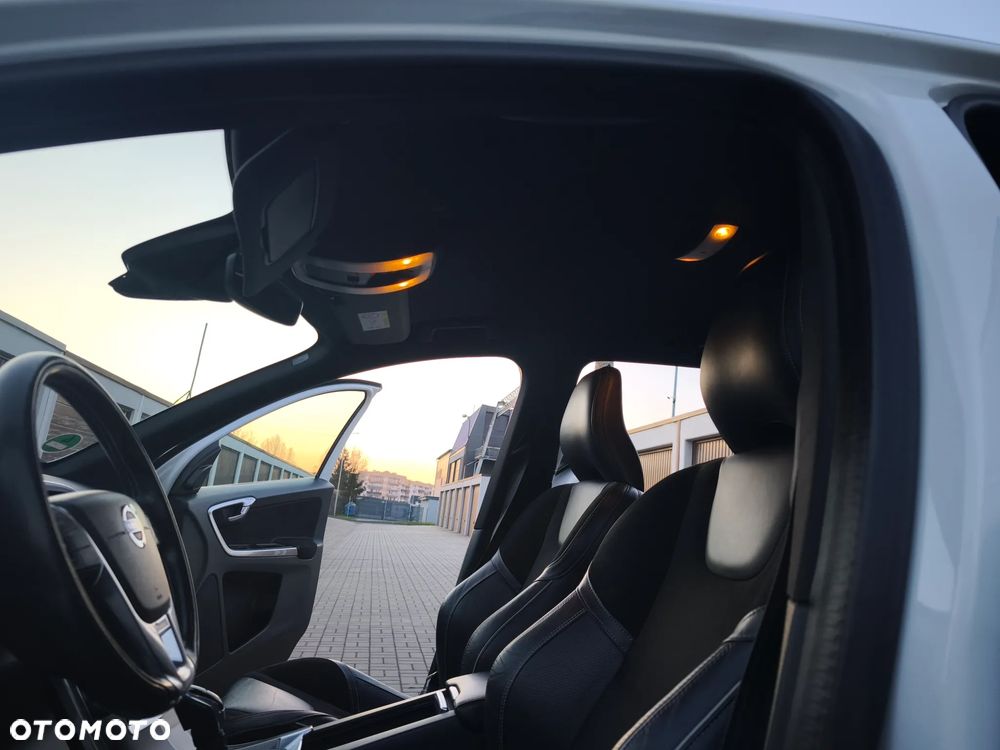 Volvo XC 60 D4 Geartronic Summum - 25