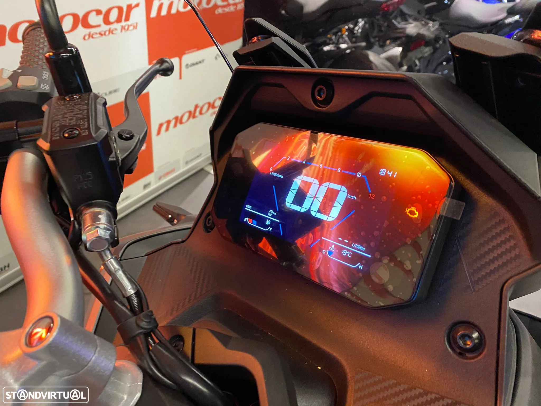 Voge SR1 ADV 125 - 19