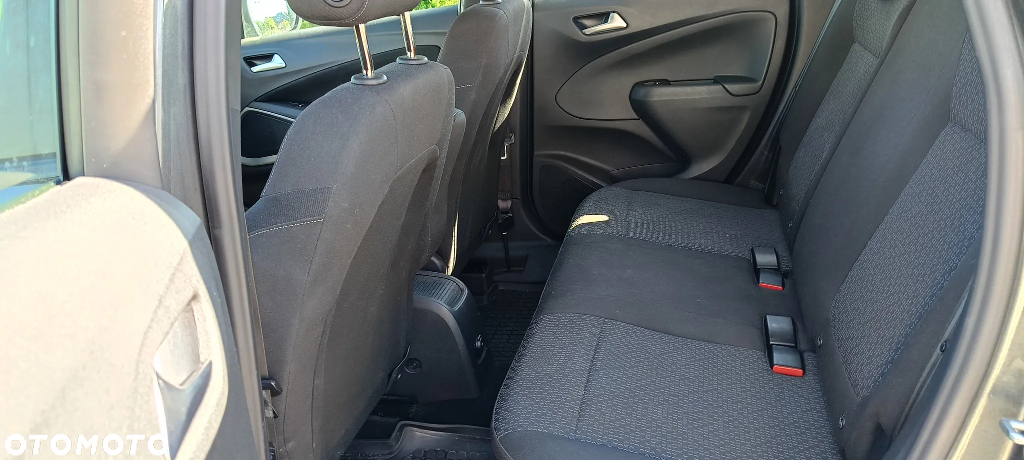 Opel Crossland X - 9