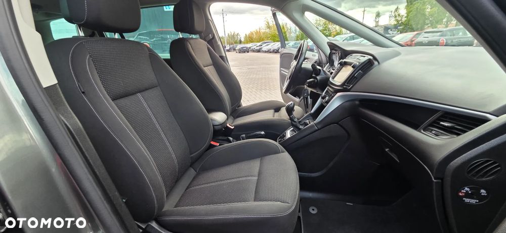 Opel Zafira 2016
