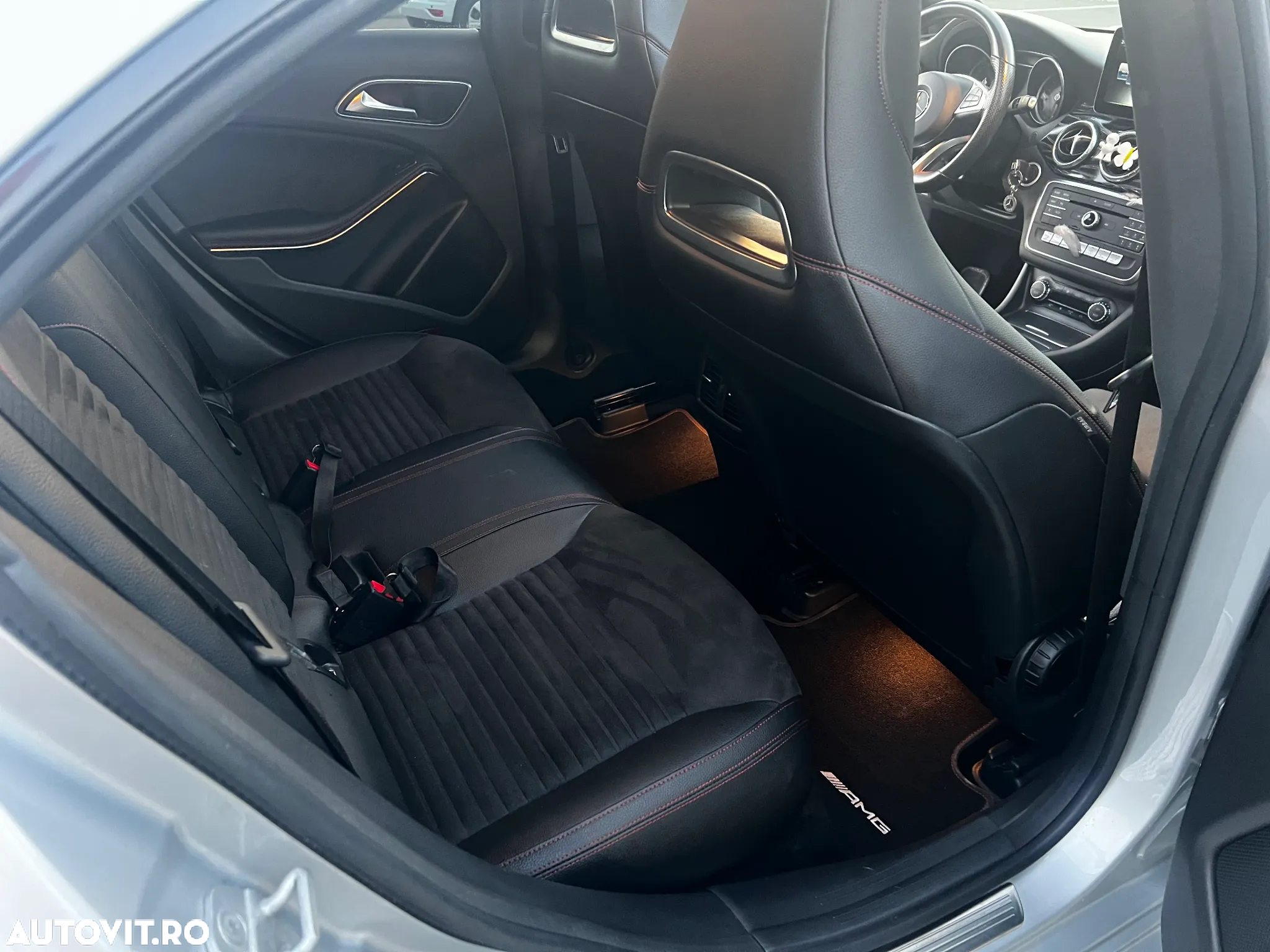 Mercedes-Benz CLA 200 d 7G-DCT AMG Line - 10
