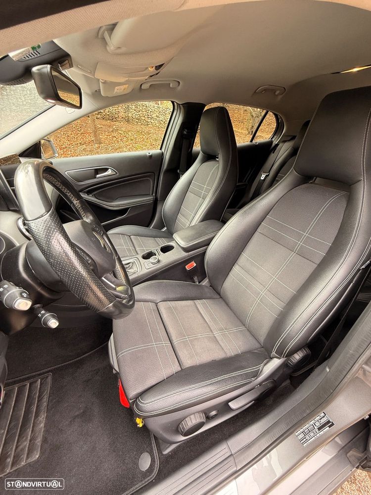 Mercedes-Benz GLA 180 d Urban - 12