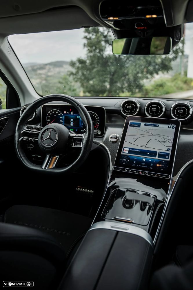 Mercedes-Benz GLC 300 e 4Matic 9G-TRONIC AMG Line Advanced - 22