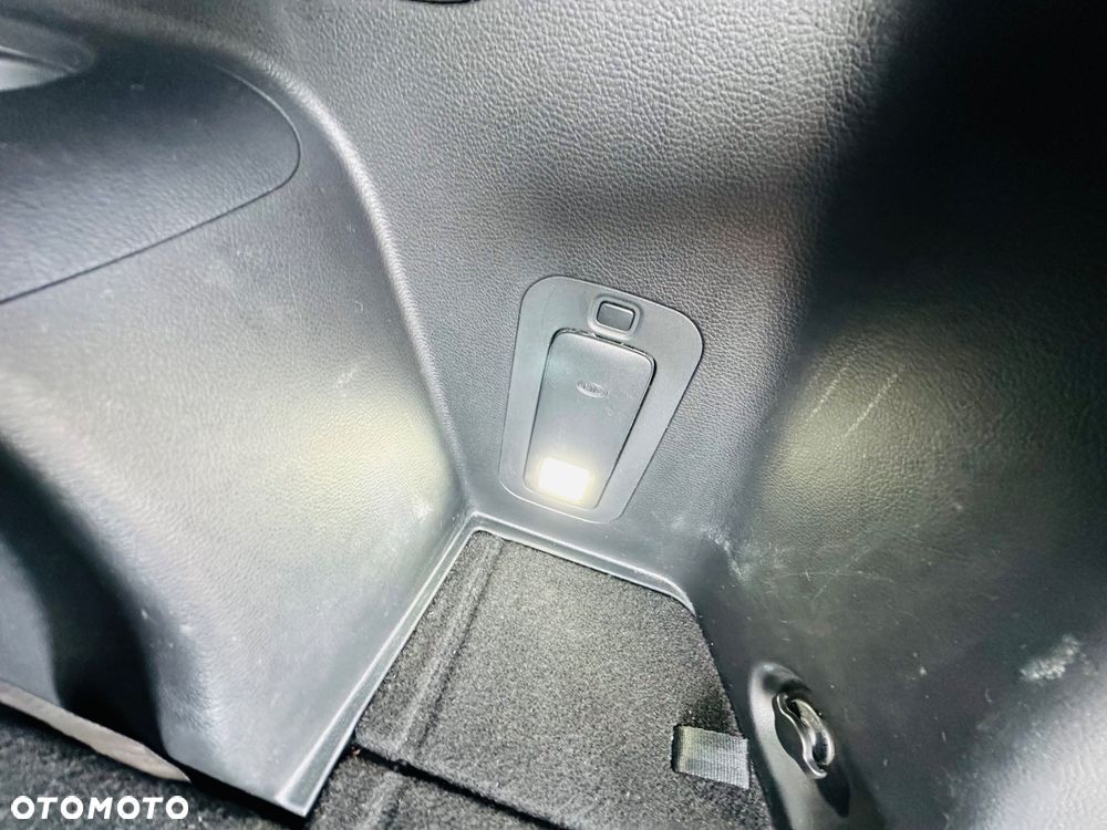 Kia Carens 1.7 CRDi Business Line 7os 7DCT - 24
