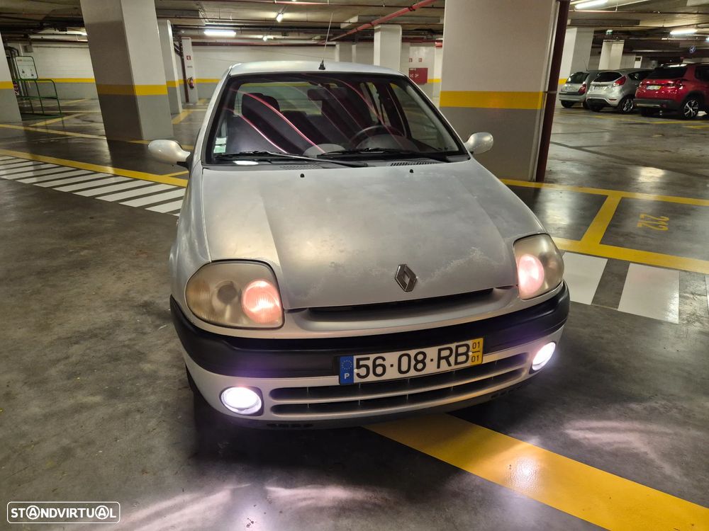 Renault Clio 1.2 RXE - 5