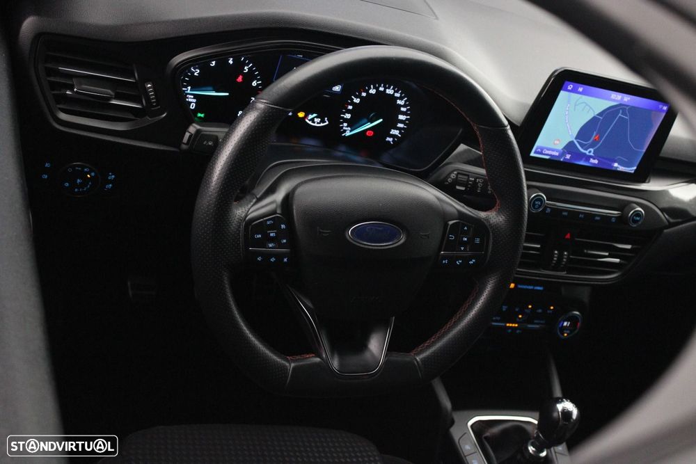Ford Focus 1.0 EcoBoost ST-Line - 32