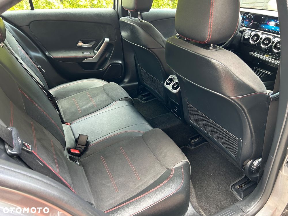 Mercedes-Benz Klasa A 250 7G-DCT AMG Line - 39