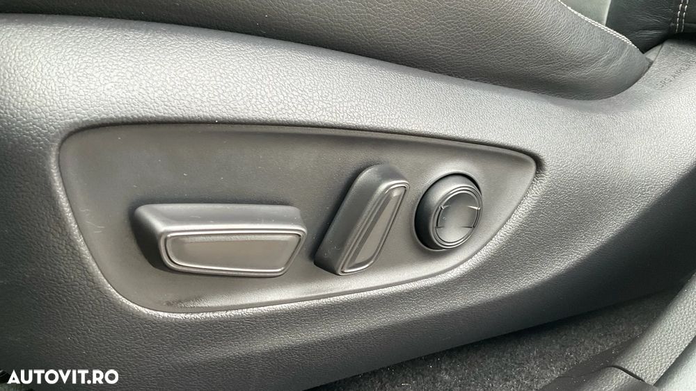 Toyota RAV4 2.5 Hybrid VVT-iE 4x4 Luxury Premium - 17