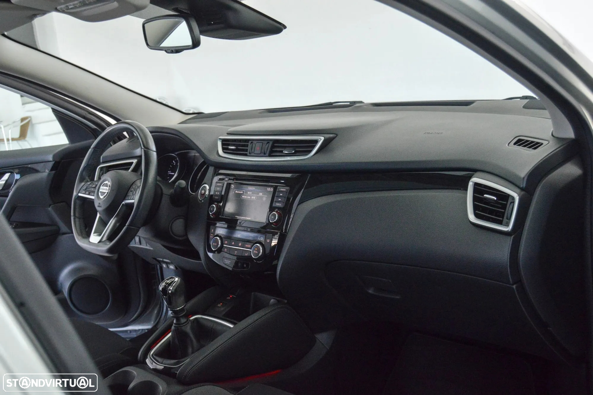 Nissan Qashqai 1.5 dCi N-Connecta J18 - 9