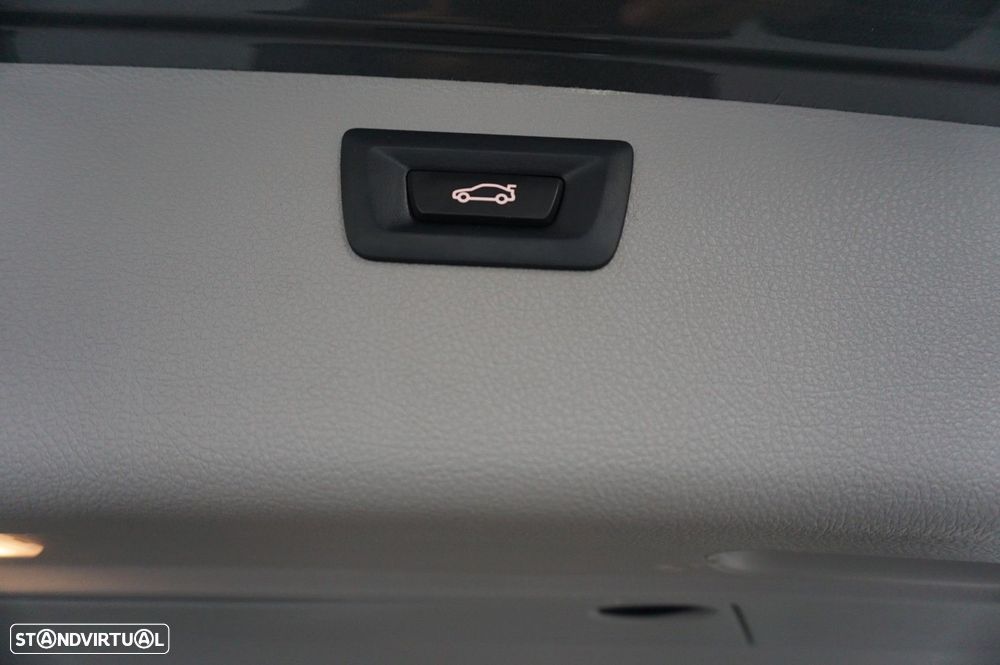 BMW 316 d Pack M - 16