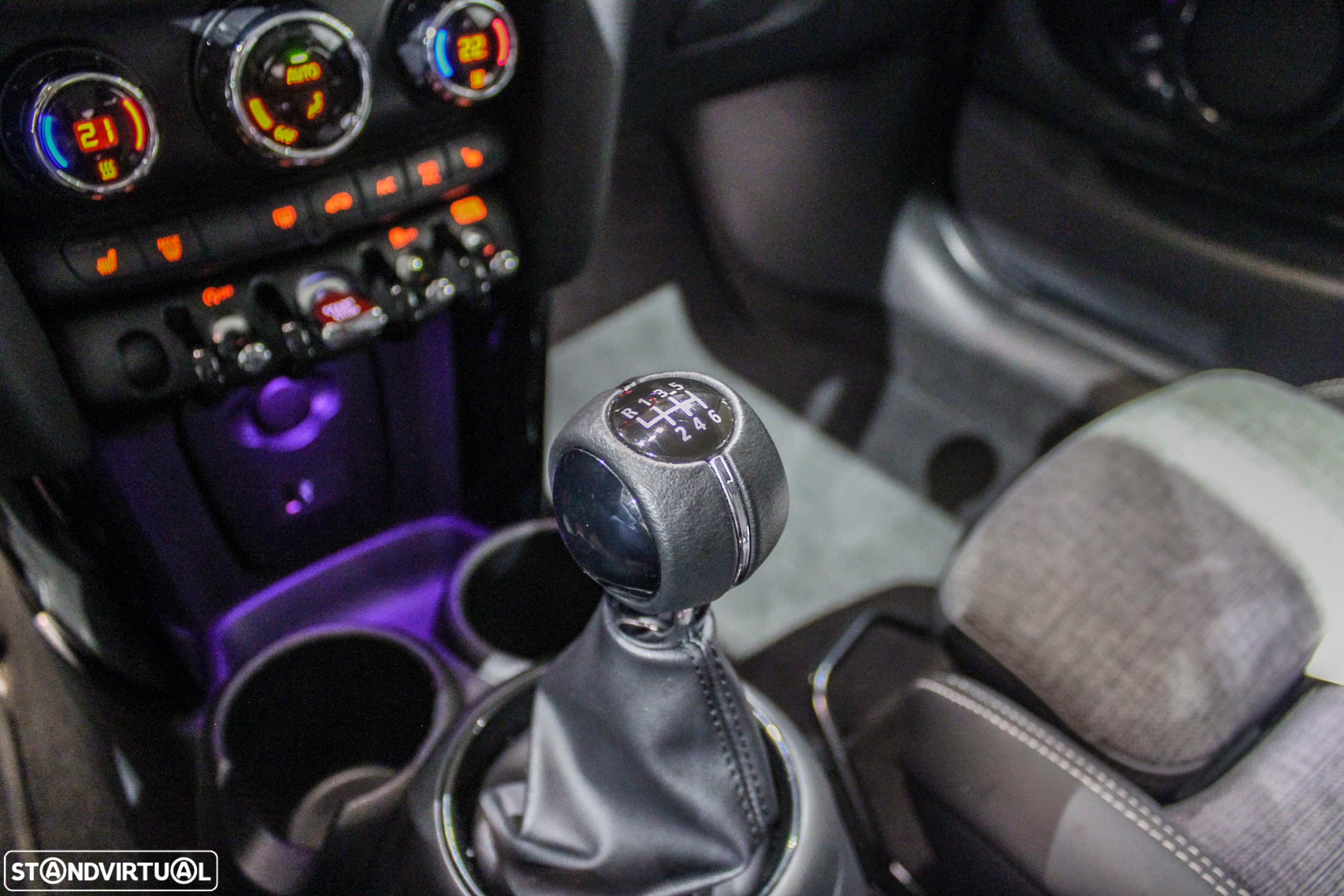 MINI 3 Portas One - 13