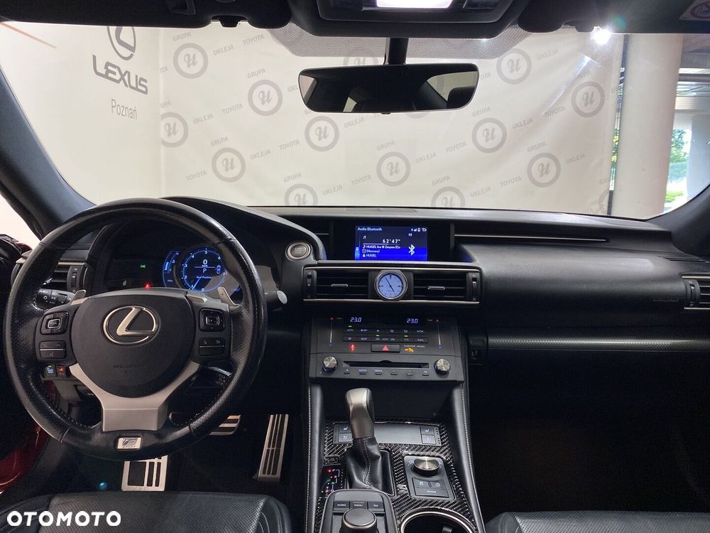 Lexus RC 200t / 300 F Sport - 11