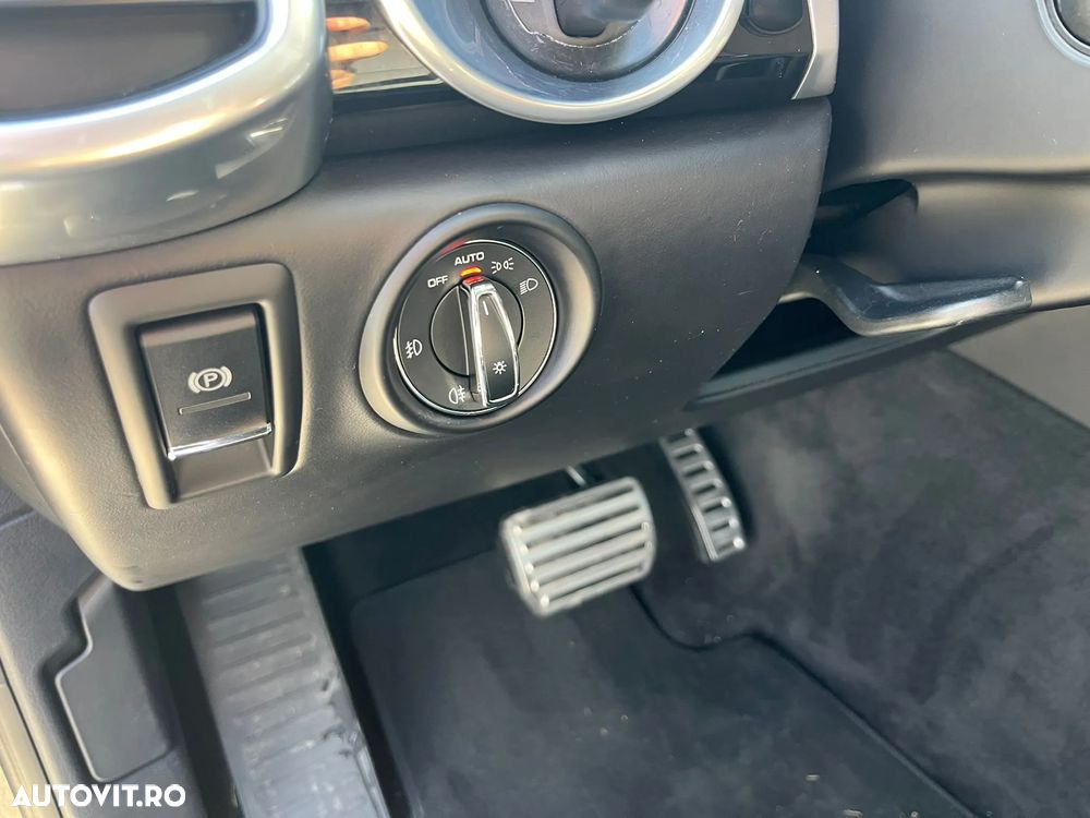 Porsche Cayenne - 16