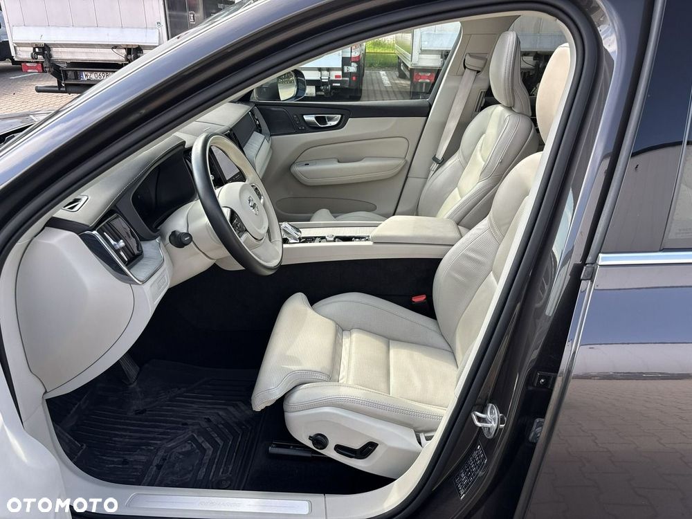 Volvo XC 60 T8 Plug-In Hybrid AWD Ultimate Bright - 11