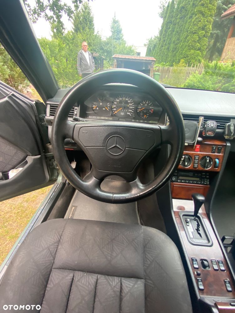 Mercedes-Benz Klasa E 320 - 7