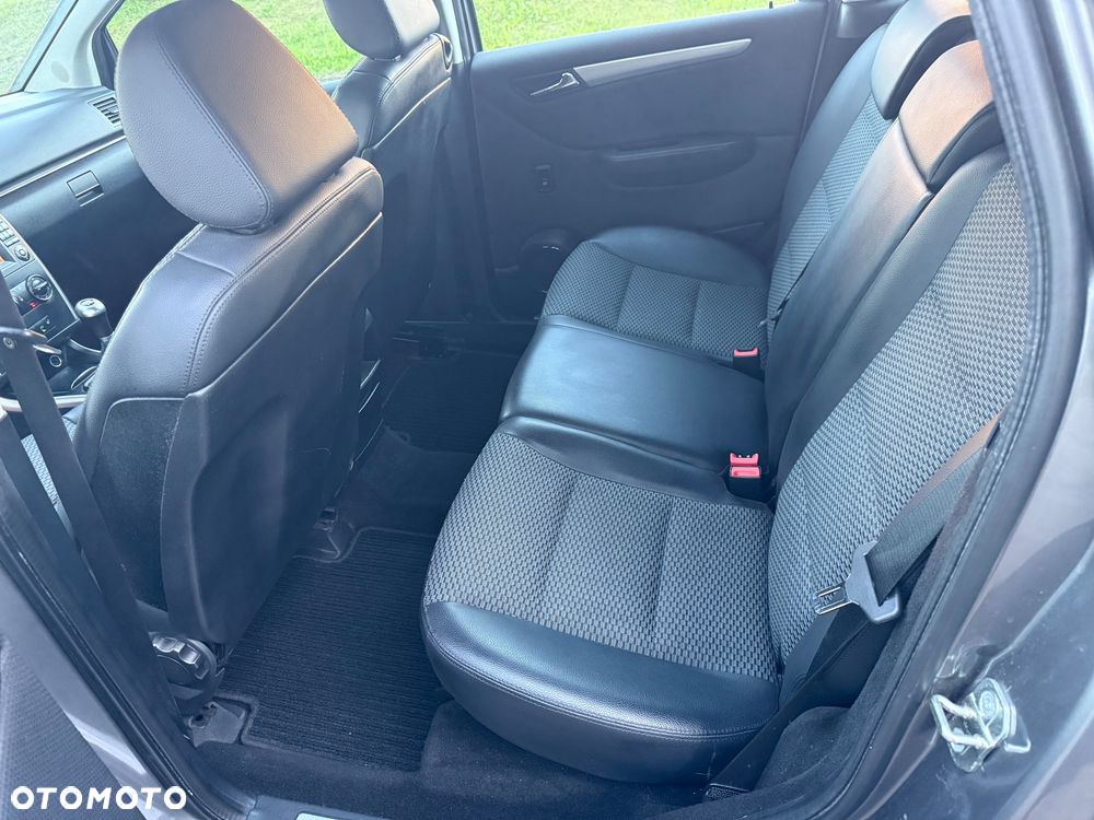Mercedes-Benz Klasa B 180 BlueEFFICIENCY SPORT EDITION - 14