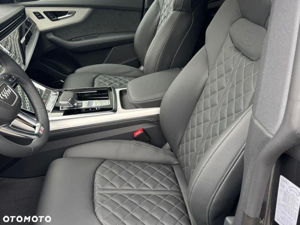 Audi Q8 - 11