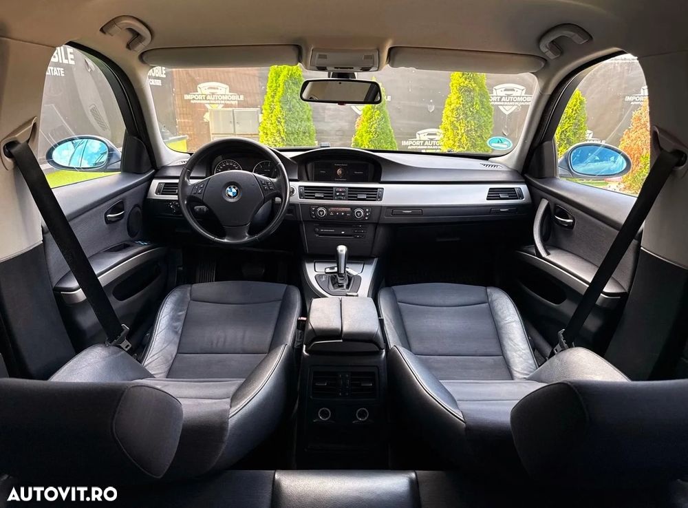 BMW Seria 3 320d DPF Touring Aut. - 24