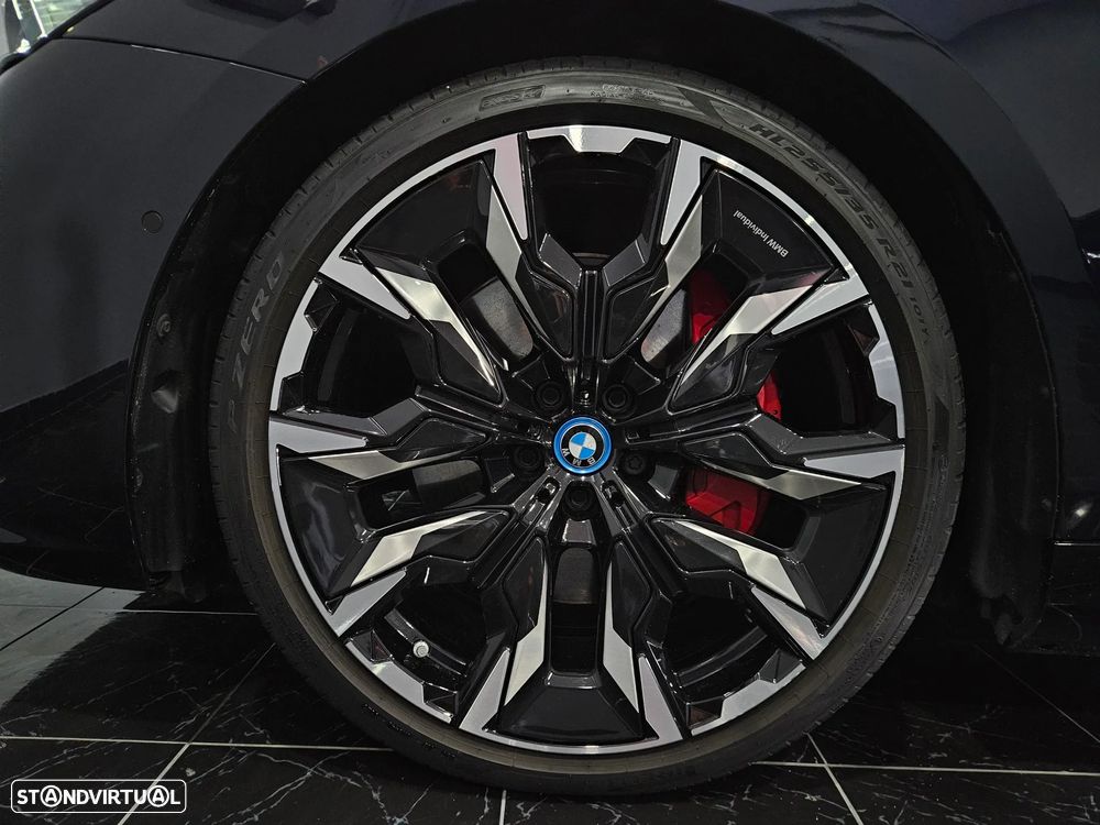 BMW i5 M60 - 16