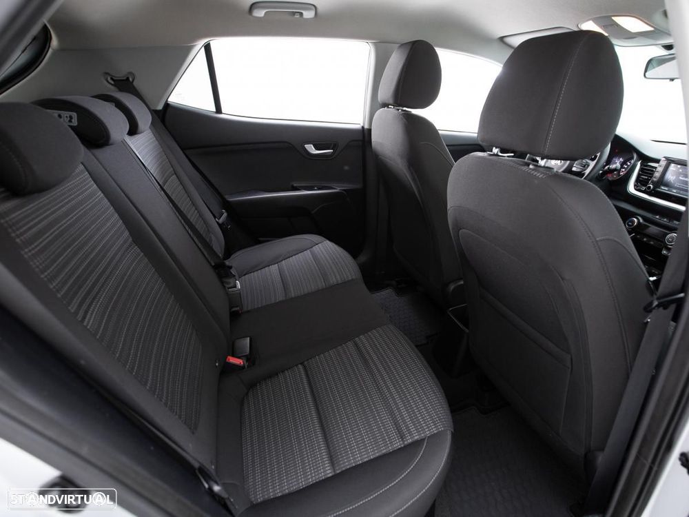 Kia Stonic - 10