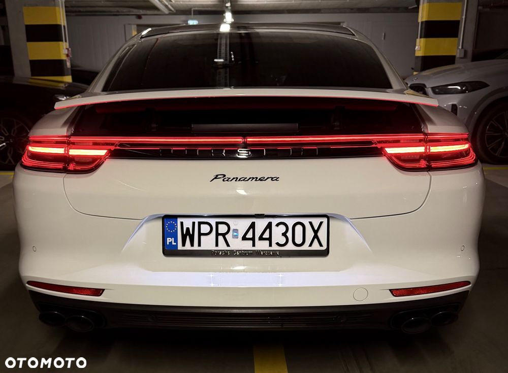 Porsche Panamera - 22