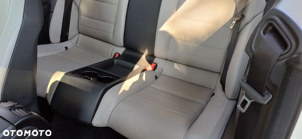 Mercedes-Benz Klasa E 350 CDI DPF Coupe BlueEFFICIENCY 7G-TRONIC Avantgarde - 11