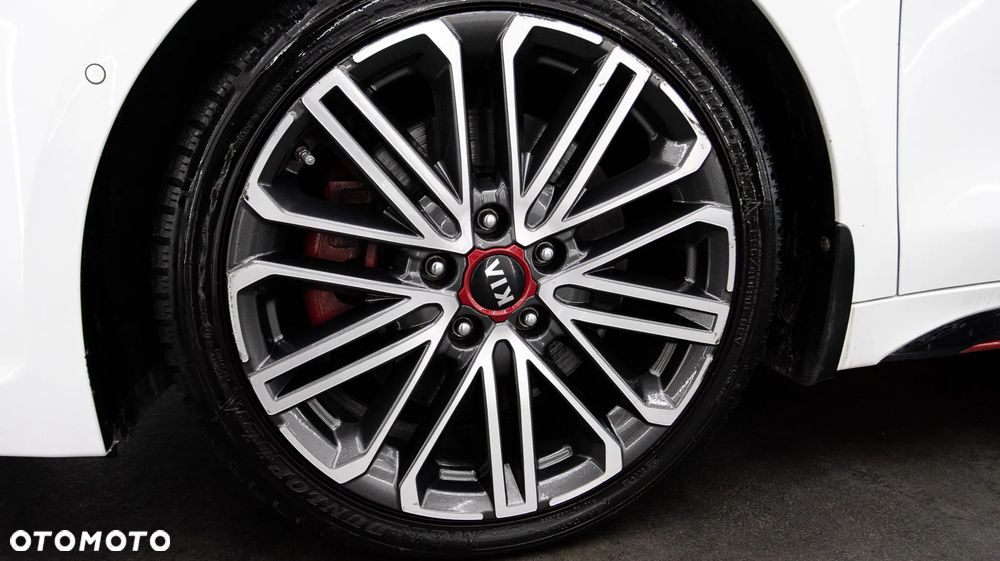 Kia ProCeed - 12