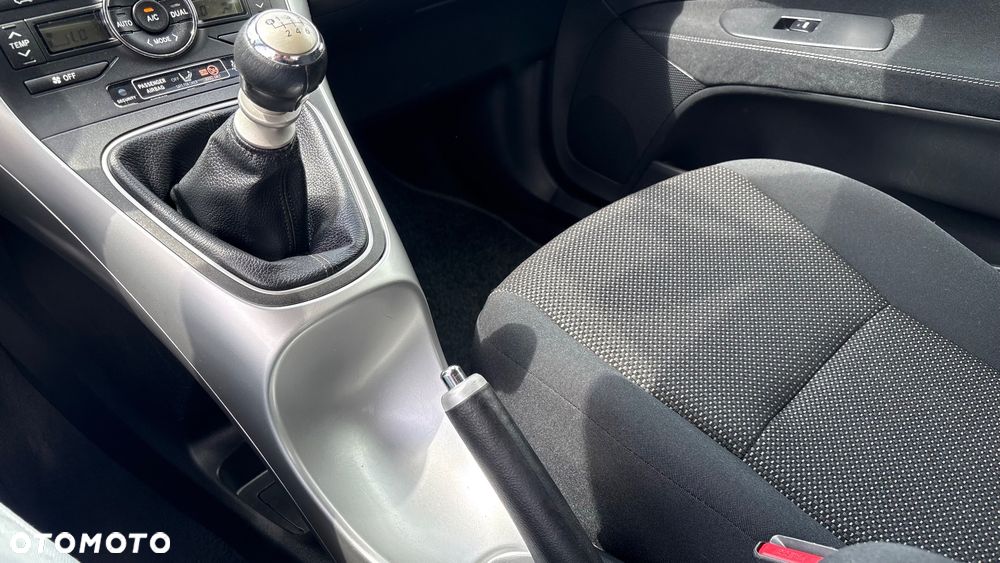 Toyota Auris 2.0 D-4D Executive - 33
