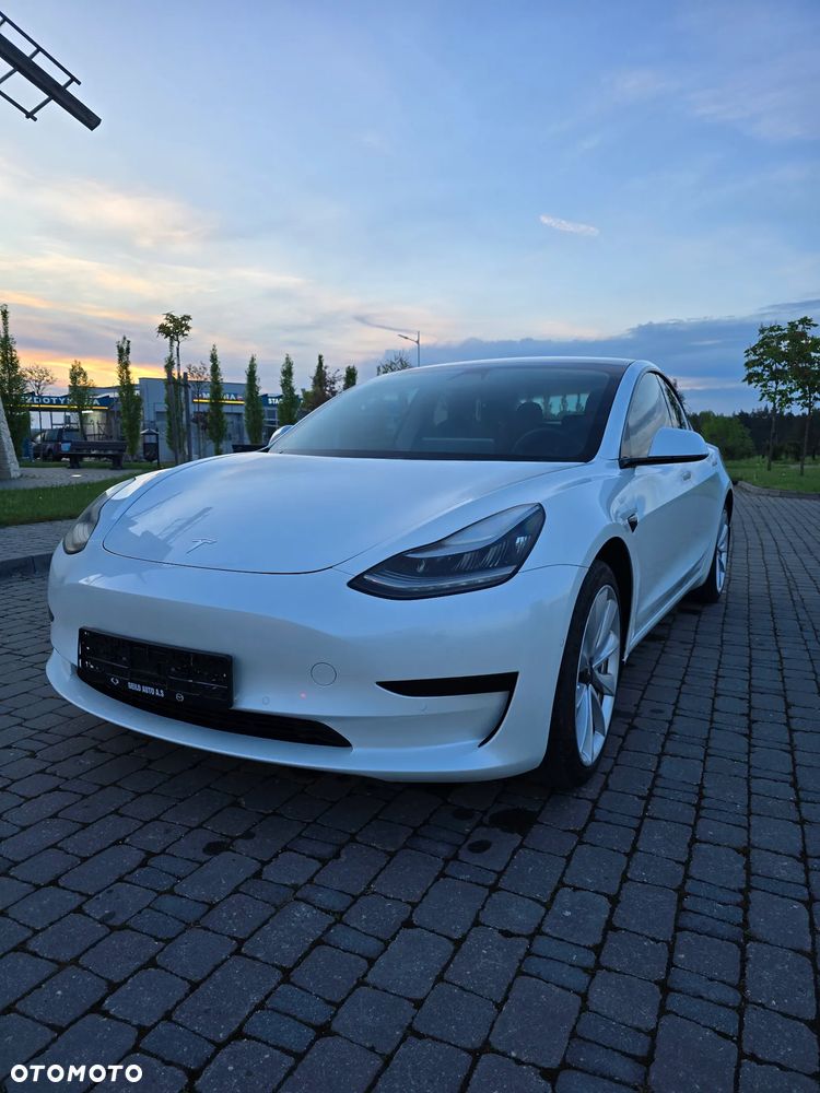 Tesla Model 3 Standard Reichweite Plus Hinterradantrieb - 2