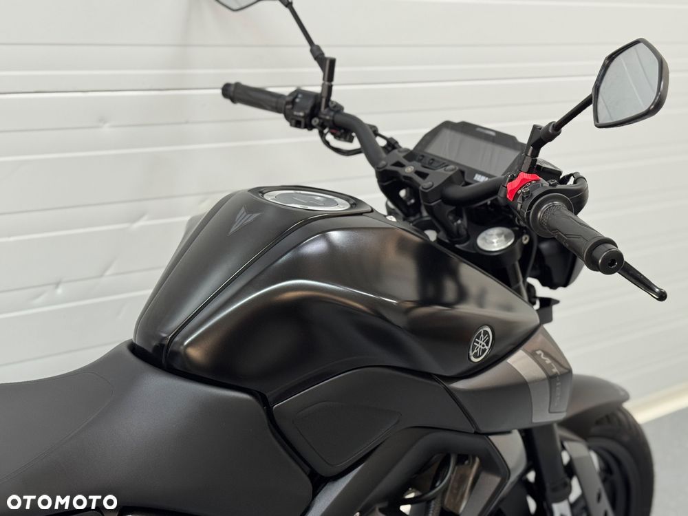 Yamaha MT - 8