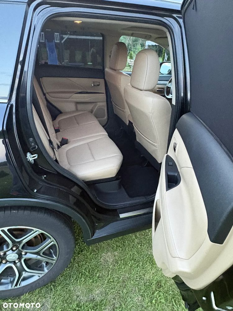 Mitsubishi Outlander 2.2 DID Instyle Navi 4WD - 19