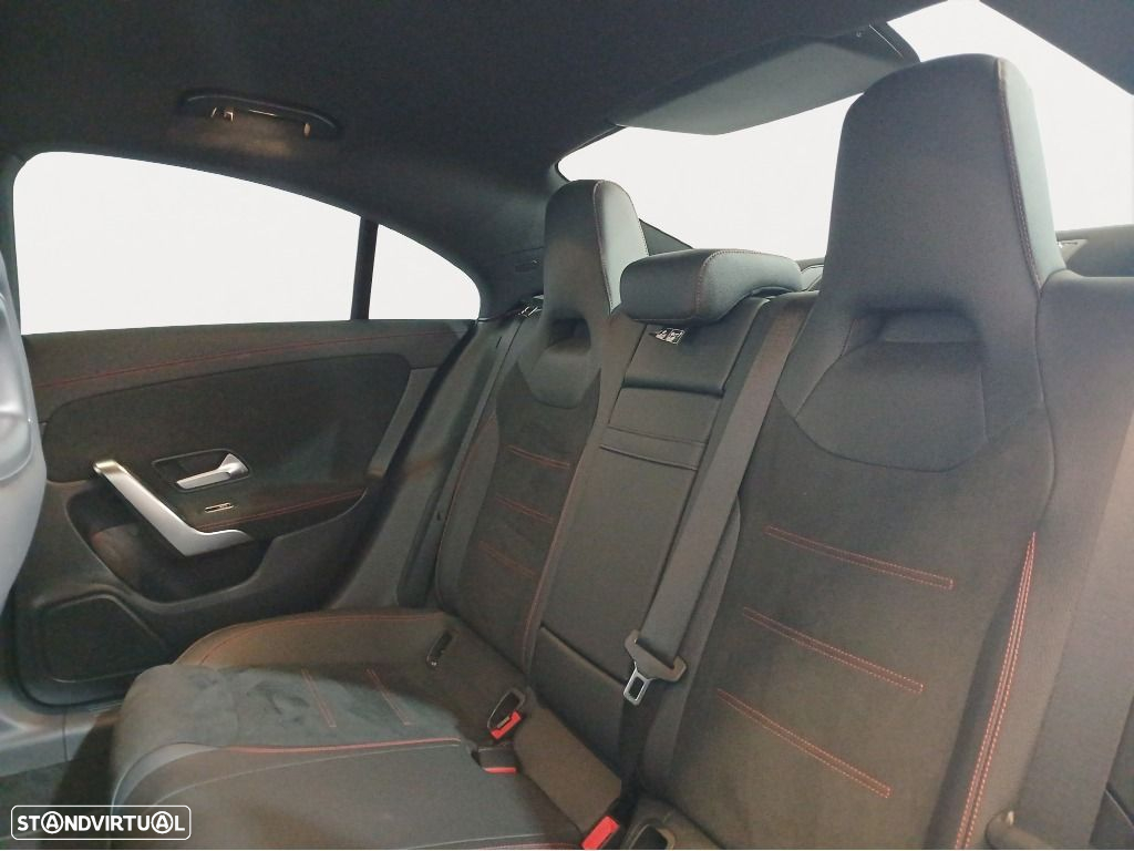 Mercedes-Benz CLA 250 e AMG Line - 14