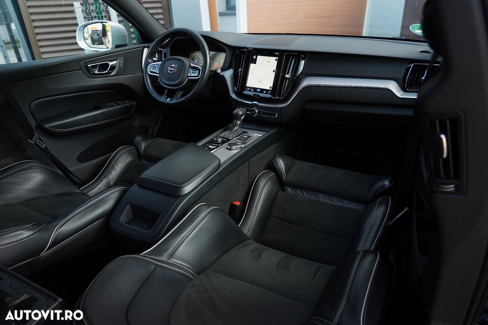 Volvo XC 60 D5 AWD Geartronic RDesign - 17