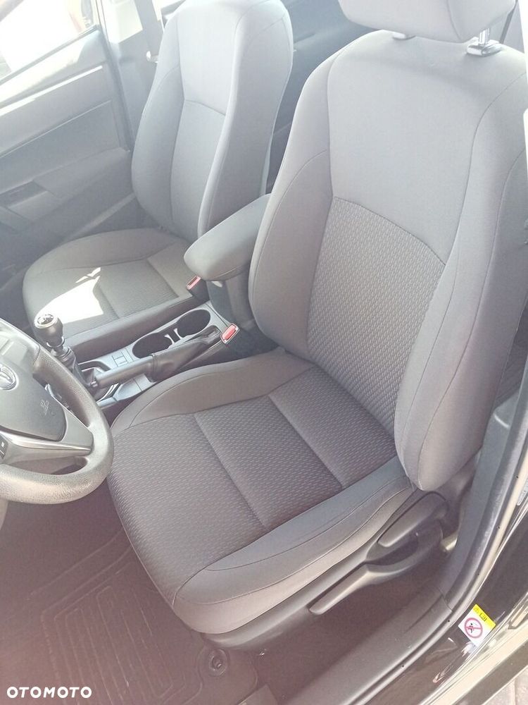 Toyota Corolla 1.6 Active EU6 - 20