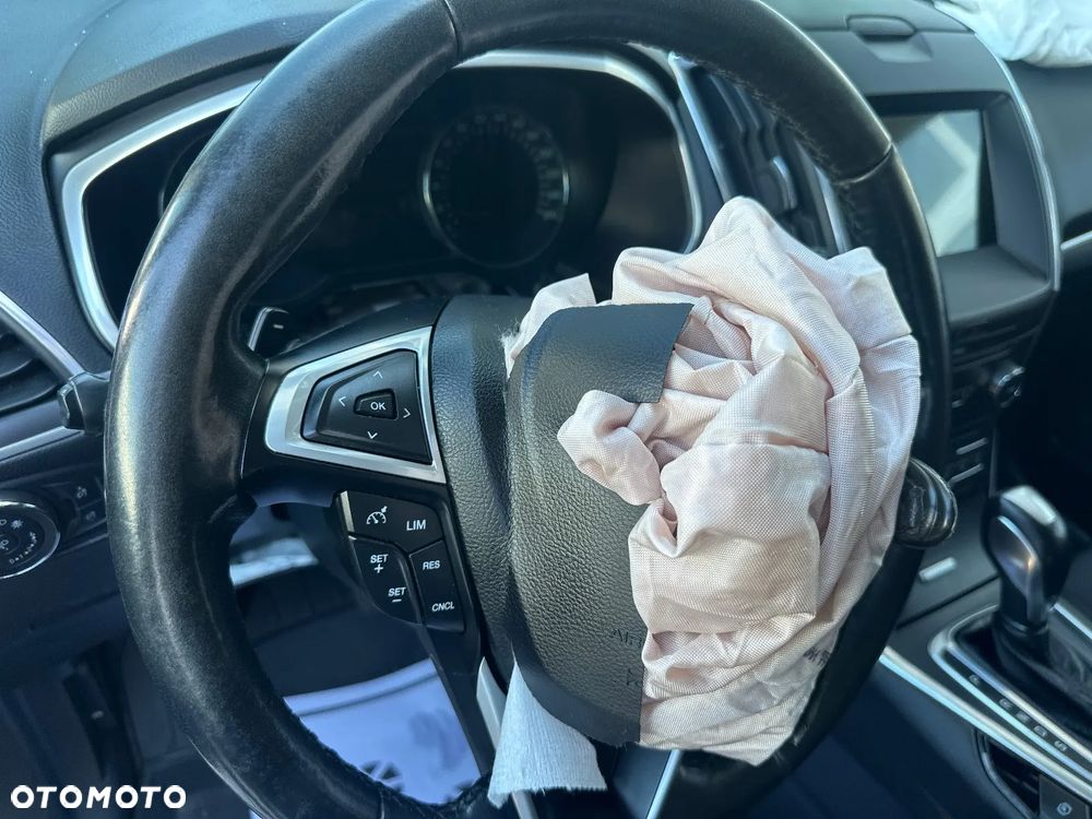 Ford S-Max - 13