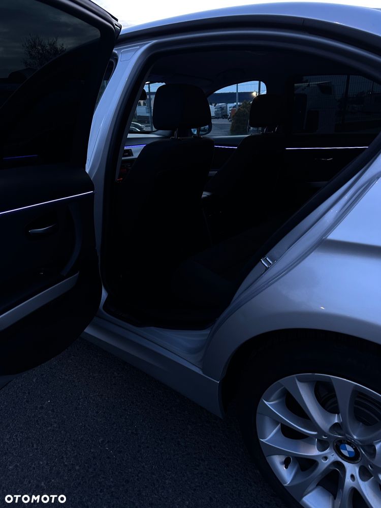 BMW Seria 3 320d DPF - 11