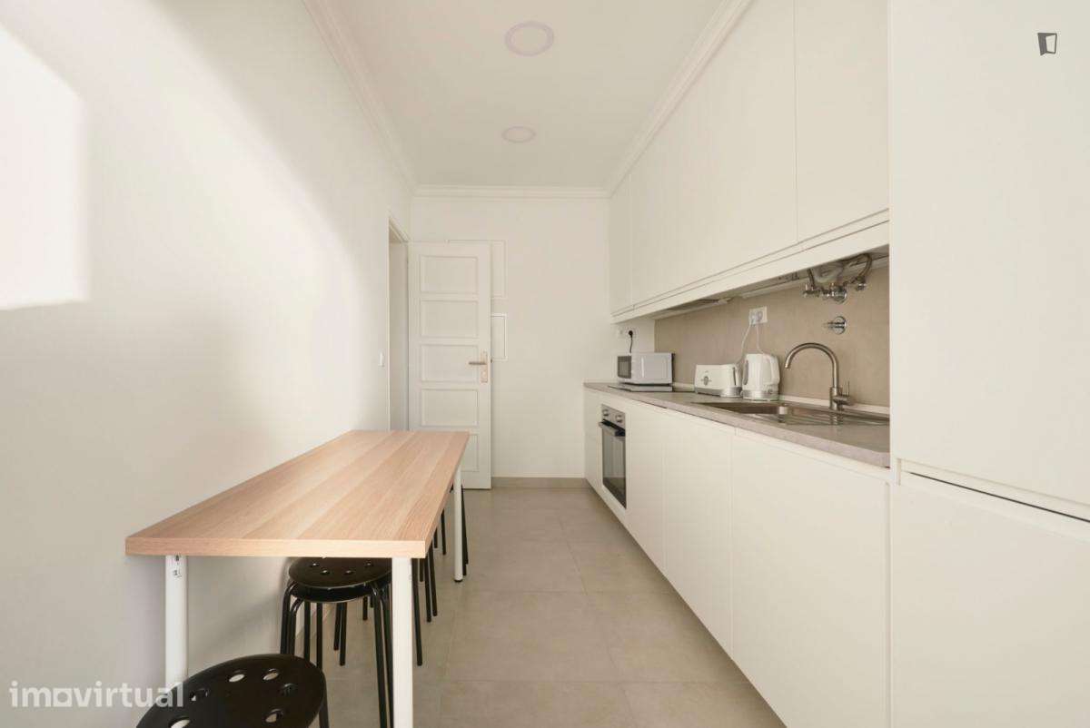 Quarto - localizado em Arroios Lisbon - Grande imagem: 3/12