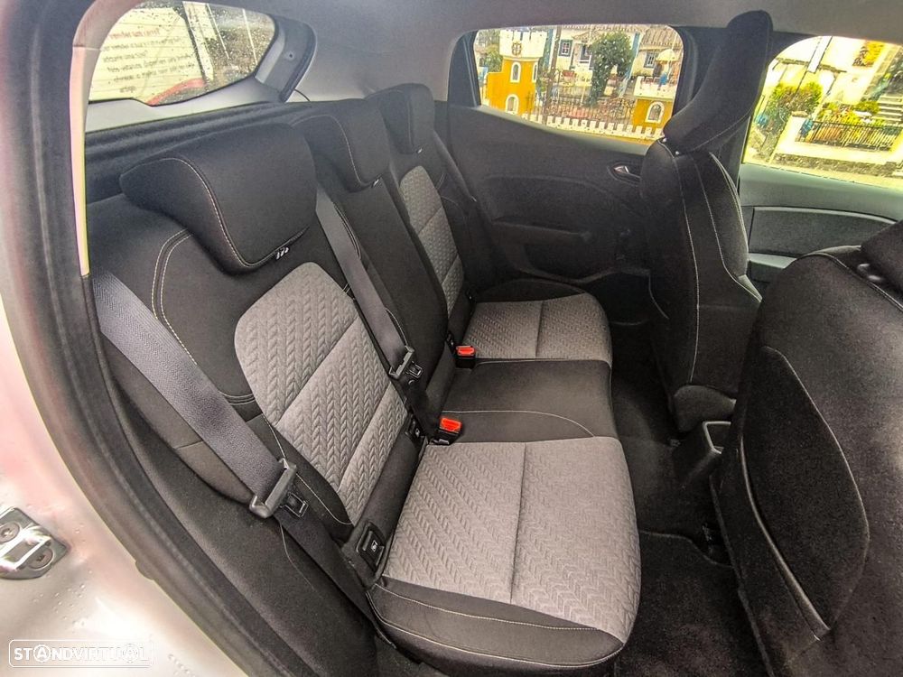 Renault Clio - 12