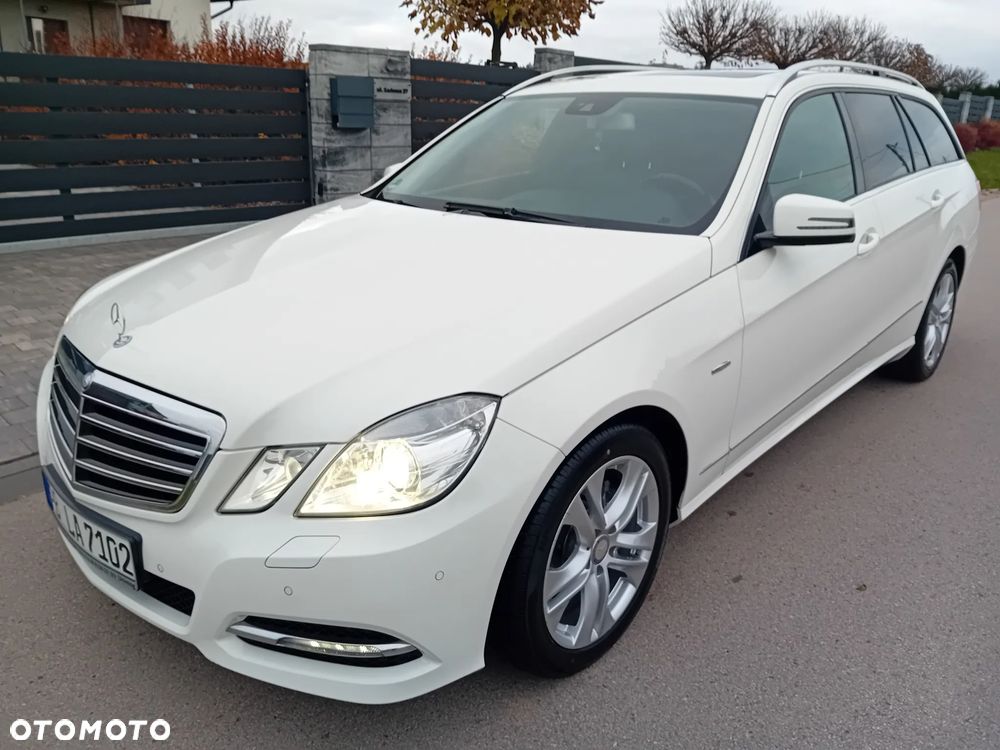 Mercedes-Benz E-Class 2010 photo 3