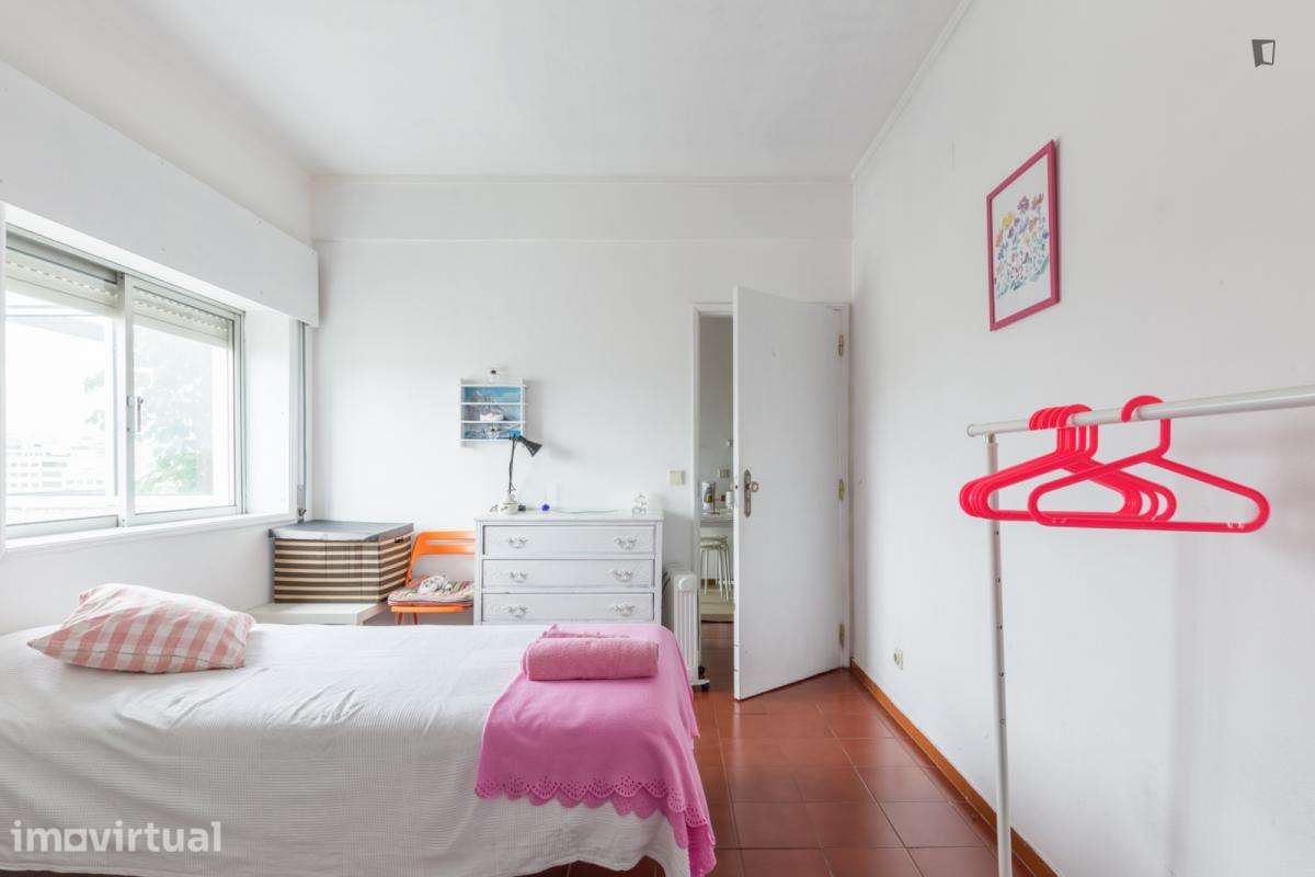 Quarto - localizado em Massarelos Porto - Grande imagem: 3/19