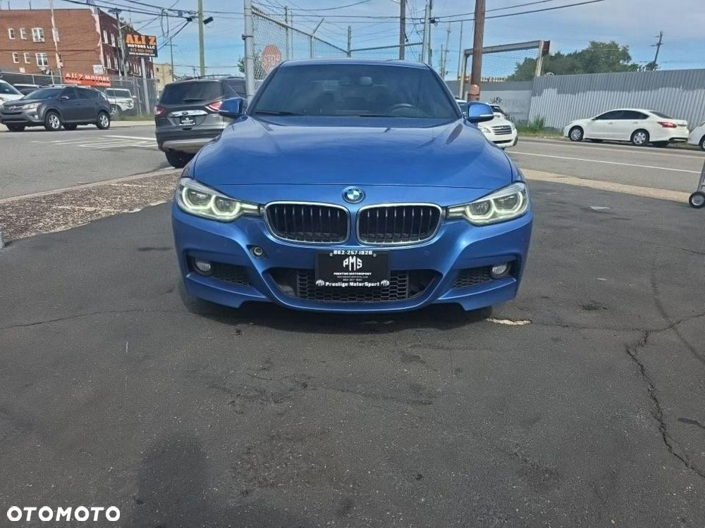 BMW Seria 3 330i xDrive M Sport - 2