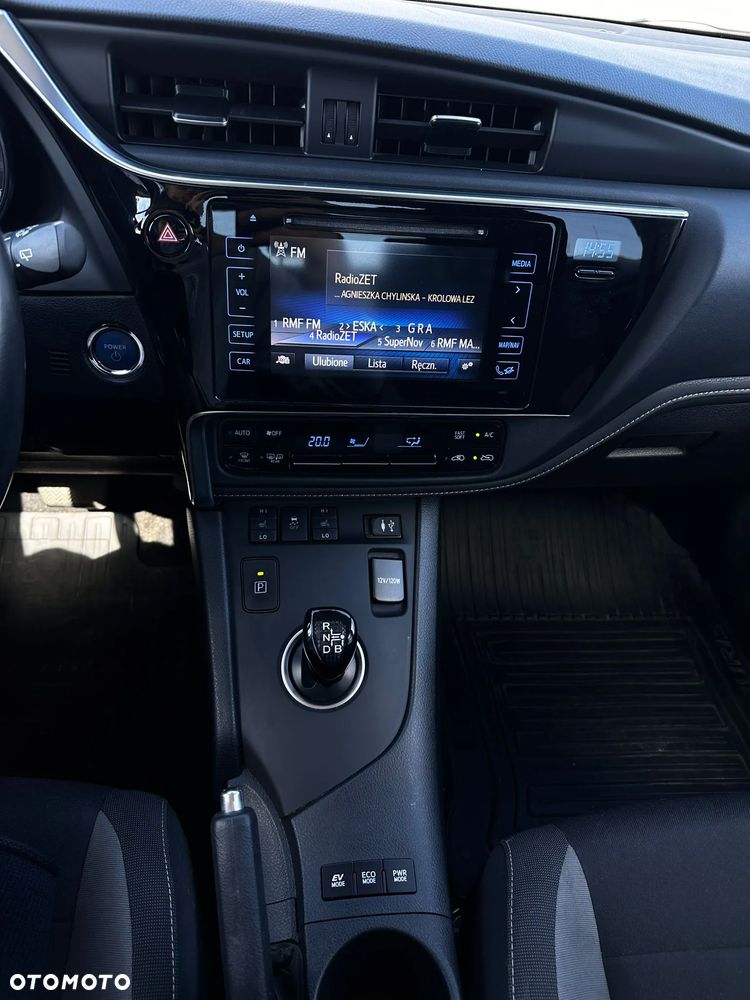 Toyota Auris Hybrid 135 Prestige - 10