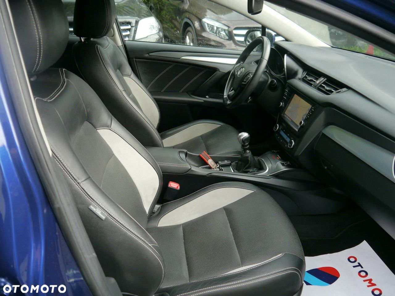 Toyota Avensis Touring Sports 2.0 D-4D Comfort - 24